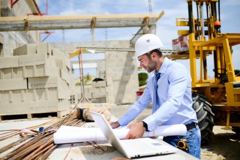 Une demande de permis de construire peut-elle se voir opposer un sursis à statuer ?