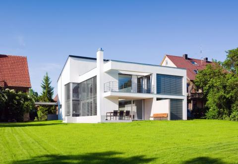 L’appartement, plus écolo que la maison ? Ce n’est pas si simple. © Mlenny - Getty Images