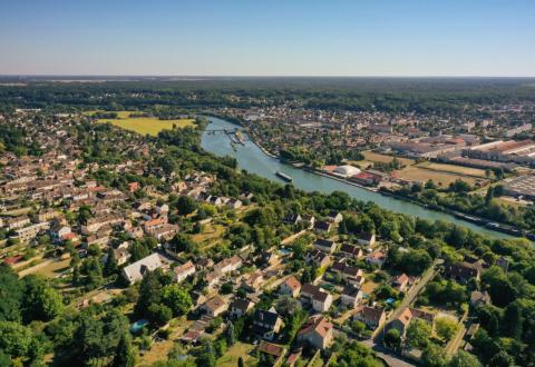 C’est dans l’Est de la région que vous trouverez le plus de terrains à bâtir. © AUFORT JEROME - Getty Images